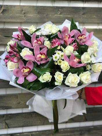 Букет цветов из: Розы и Хризантемы в Советской Ставропольского края
