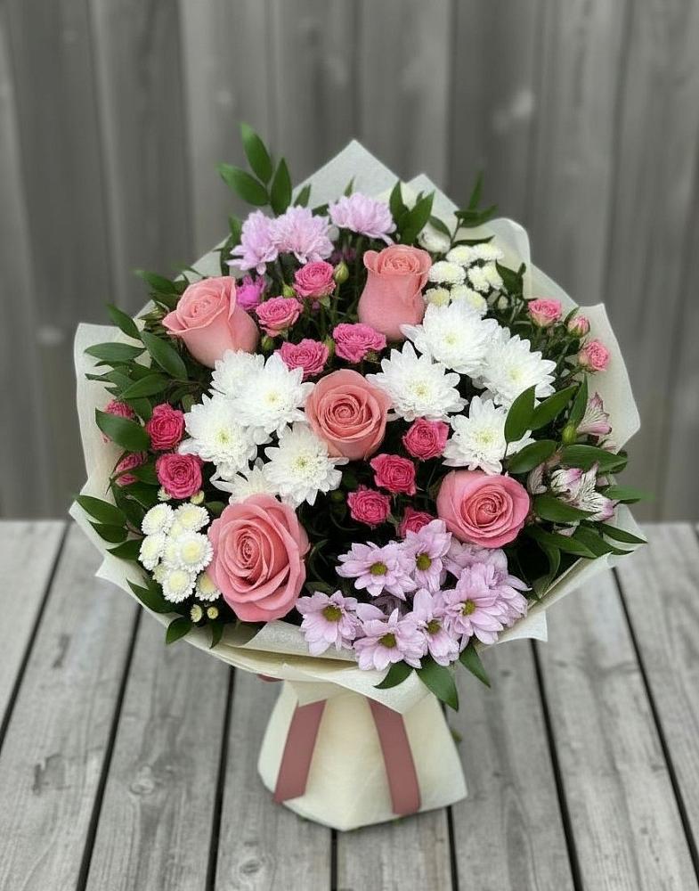 Букет цветов из: Альстромерии, Гвоздики, Розы и Хризантемы в Советской Ставропольского края