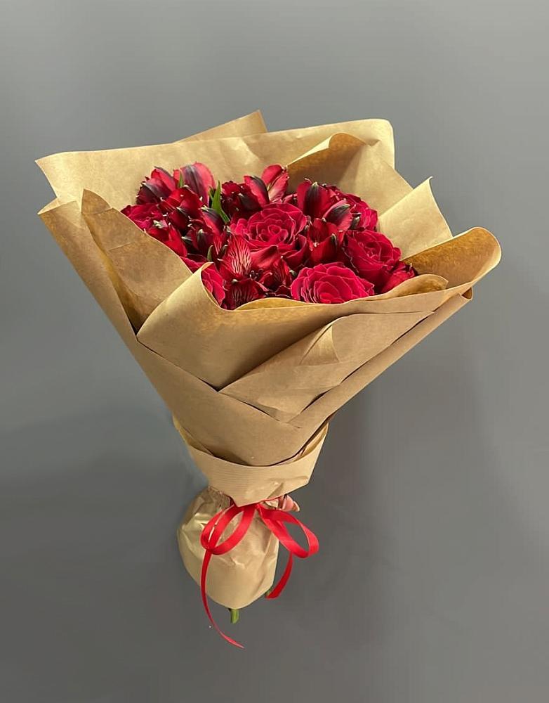 Букет цветов из: Альстромерии и Розы в Советской Ставропольского края