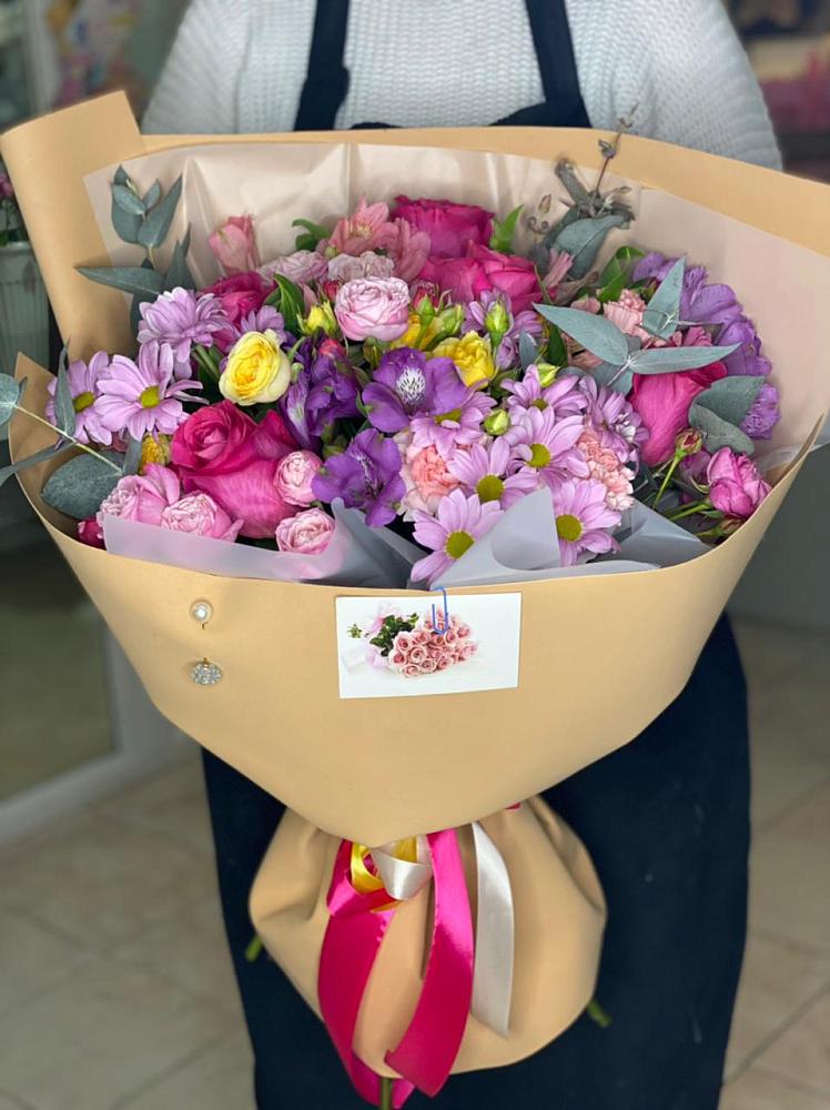 Букет цветов из: Хризантемы, Гвоздики и Альстромерии в Советской Ставропольского края