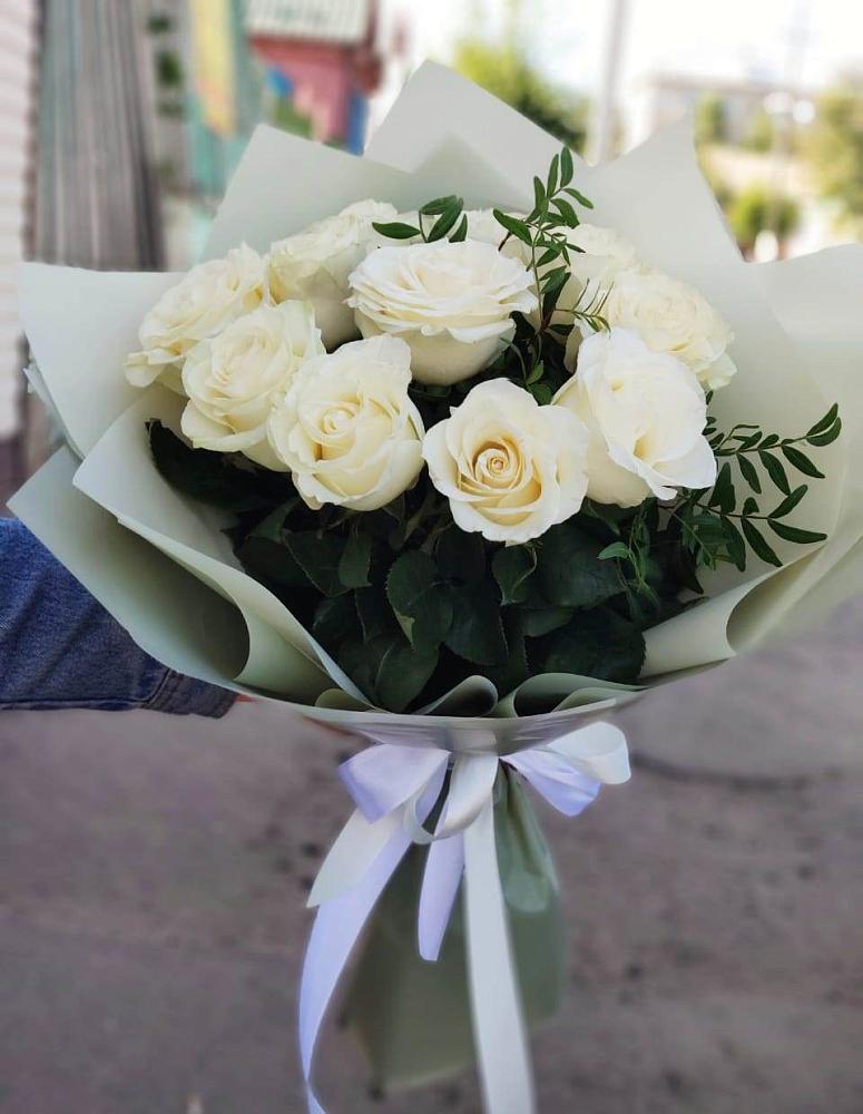 Букет Белые розы Проуд в Советской Ставропольского края