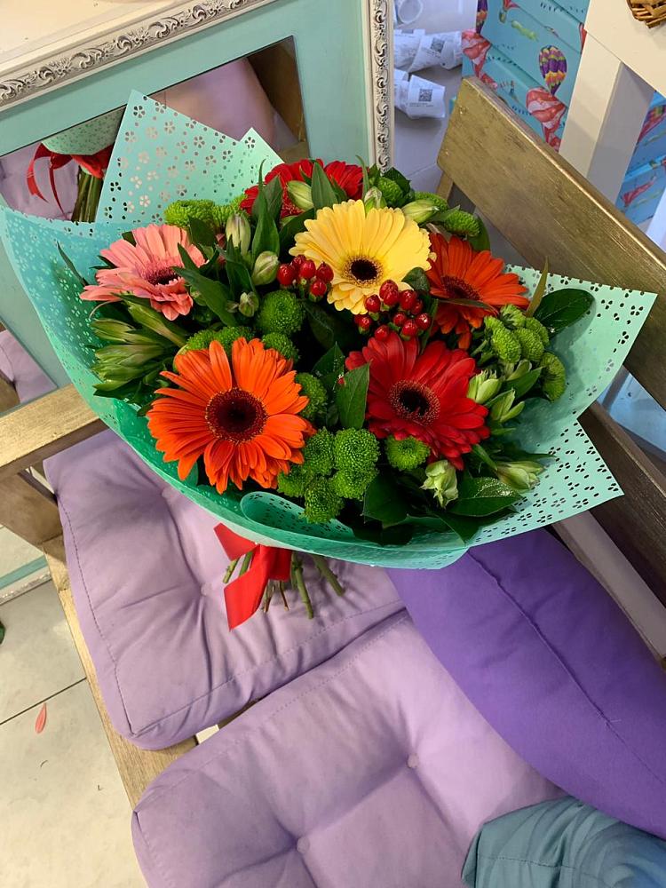 Букет цветов из: Герберы, Хризантемы и Альстромерии в Советской Ставропольского края