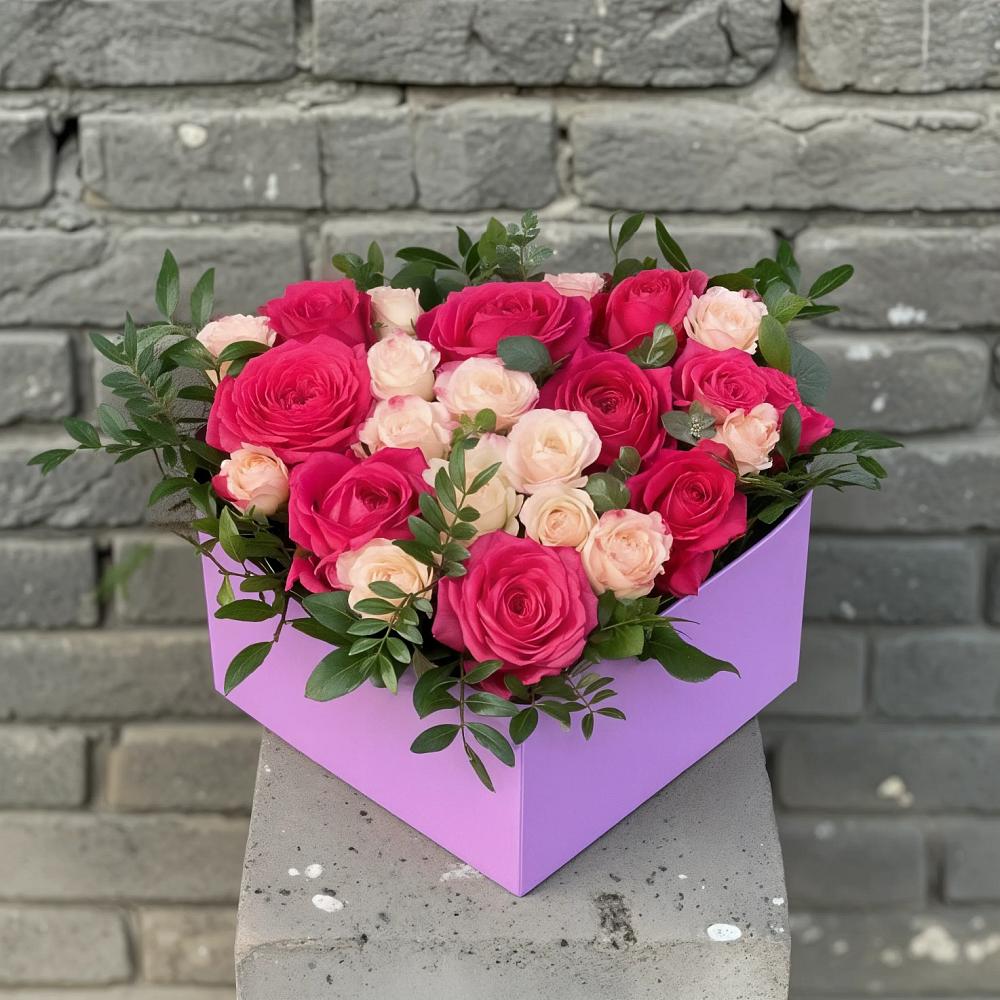 Цветочная композиция из Розы в коробке в Советской Ставропольского края