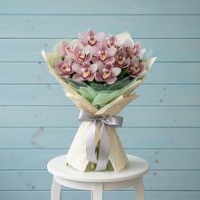 Букет цветов из:  Орхидеи и Розы в Советской Ставропольского края