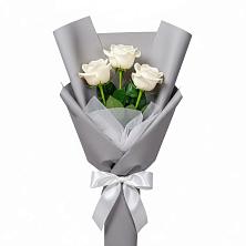 Букет 3 белые розы в Советской Ставропольского края