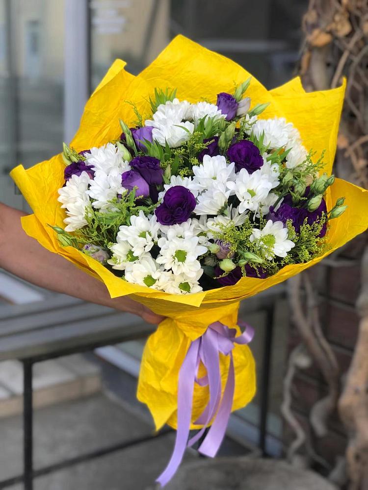 Букет цветов из: Ирисы, Хризантемы и Ромашки в Советской Ставропольского края