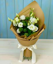 Букет цветов из:  Хризантемы и Лизиантусы в Советской Ставропольского края