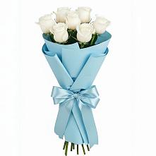 Букет 7 белых роз Проуд в Советской Ставропольского края