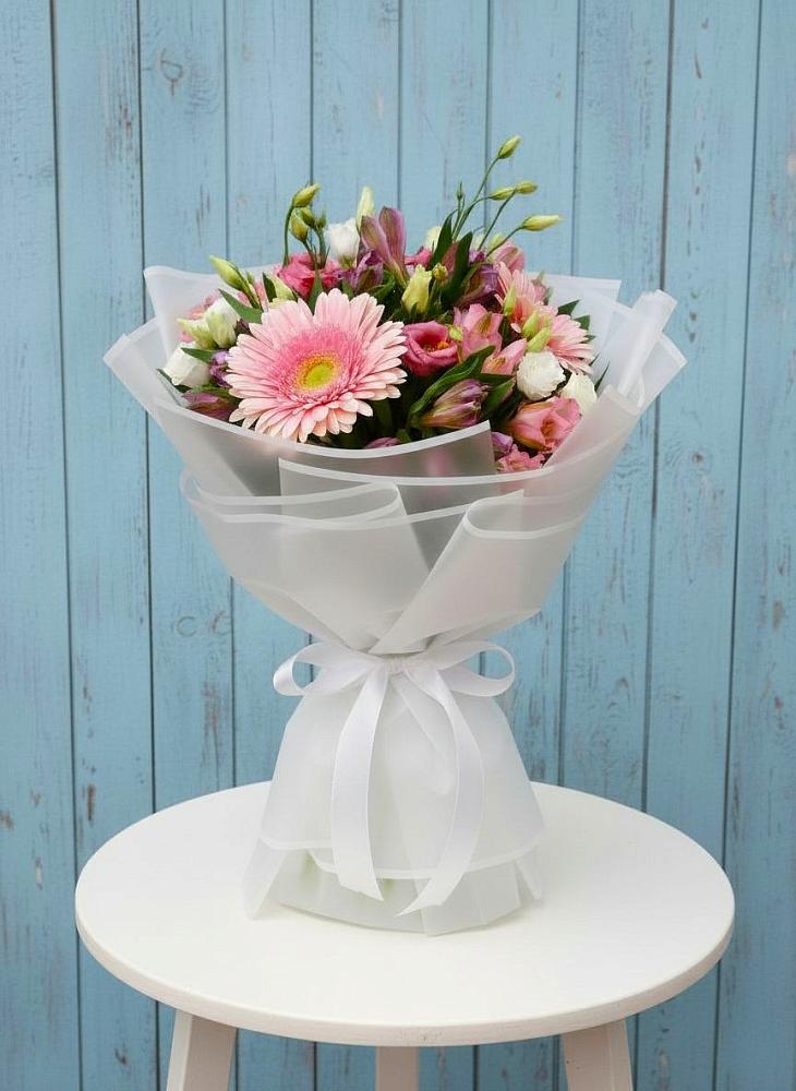 Букет цветов из: Герберы, Альстромерии и Лизиантусы в Советской Ставропольского края