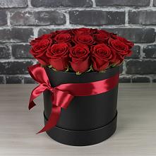 Цветочная композиция из Розы в шляпной коробке в Советской Ставропольского края