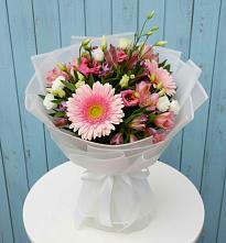 Букет цветов из:  Герберы, Альстромерии и Лизиантусы в Советской Ставропольского края
