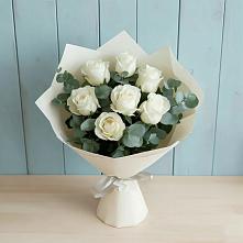 Букет Белые розы в Эвкалипте в Советской Ставропольского края