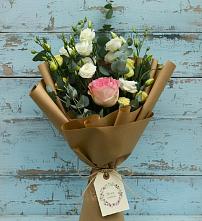 Букет цветов из:  Розы и Лизиантусы в Советской Ставропольского края