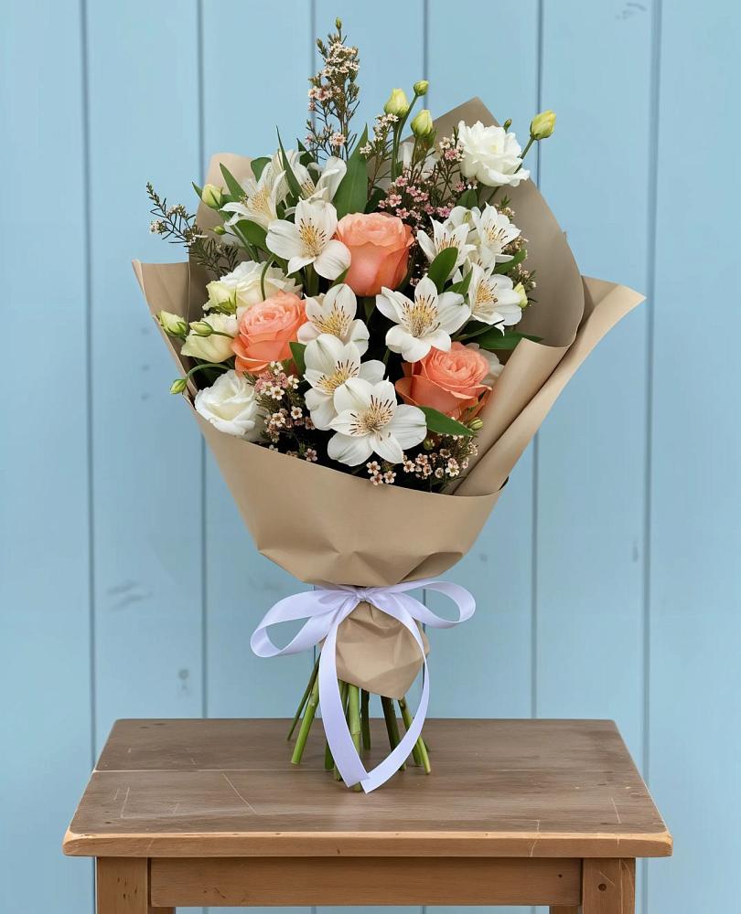 Букет цветов из: Альстромерии, Лизиантусы, Розы и Хризантемы в Советской Ставропольского края