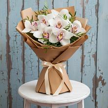 Букет цветов из:  Орхидеи и Розы в Советской Ставропольского края
