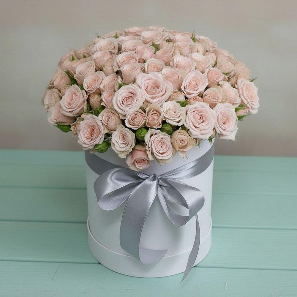 Цветочная композиция из Розы в шляпной коробке в Советской Ставропольского края